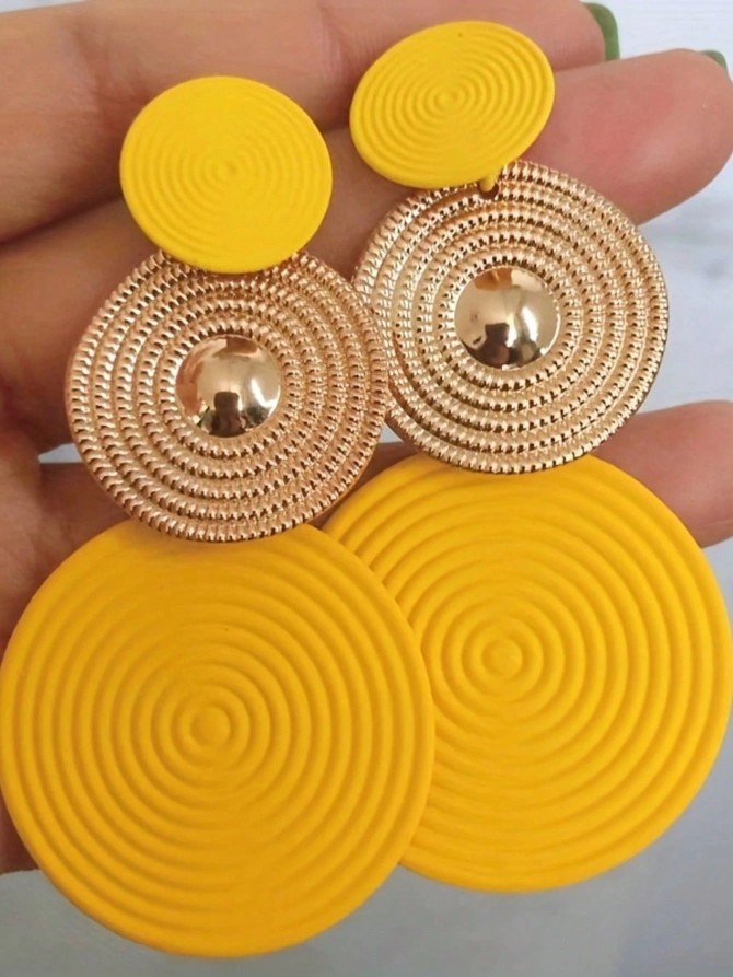 Statement round plate earrings